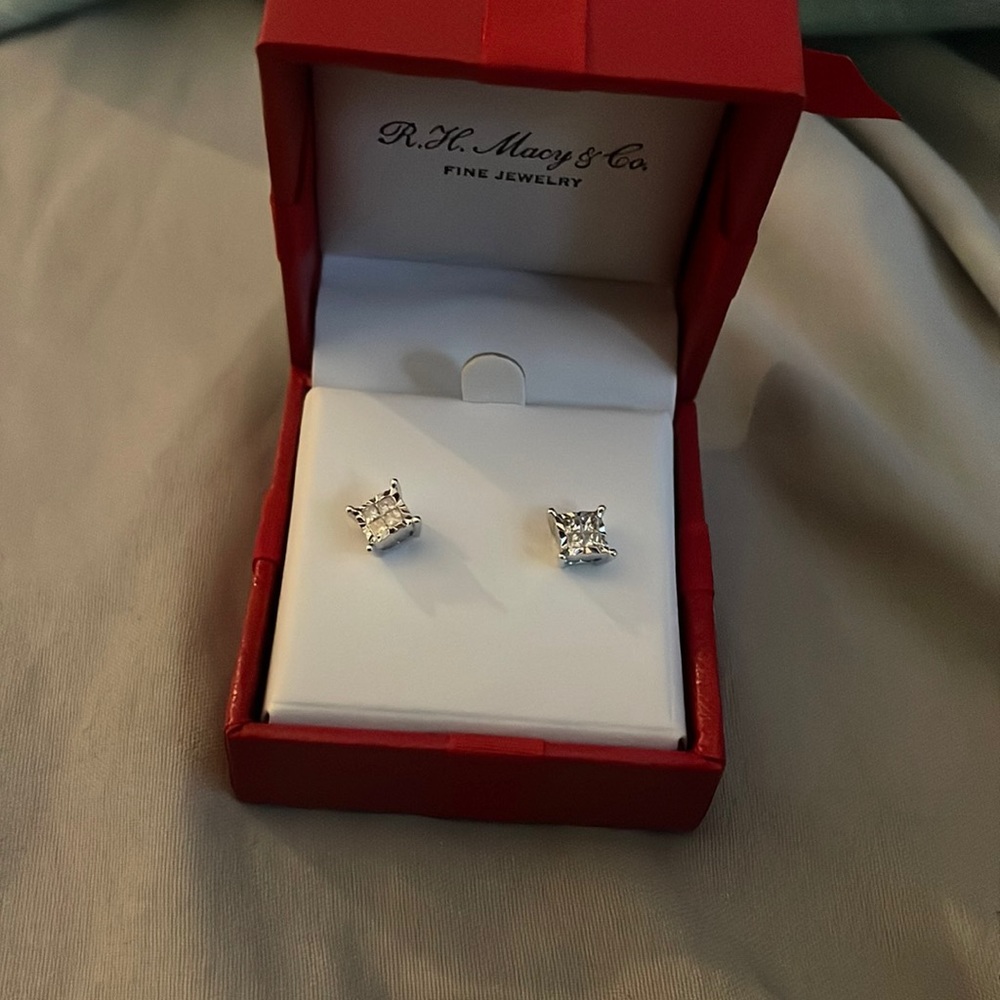 Try Mircale 14k diamond studs